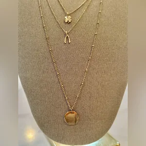Gold color Layered Necklace Set thumbnail 2
