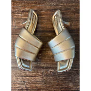 Vince Ceil‎ Mule Sandals Women 9 Gold Quilted Metallic Leather Kitten thumbnail 7