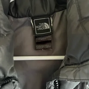 The North Face Women's Charcoal Insulated Vest thumbnail 2