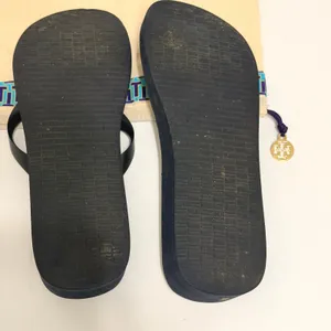 Tory Burch Rubber Printed Flip Flops Women's Size 9.5 Gold Logo Medallion thumbnail 9