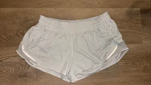 Lululemon Shorts Hotty Hot  thumbnail 2