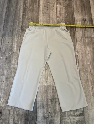 Lululemon Softstreme Cropped Pant Size 10 thumbnail 2