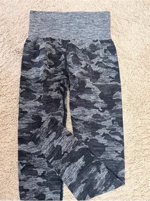 Women's Camouflage Scrunch Butt Athletic Leggings size S thumbnail 3
