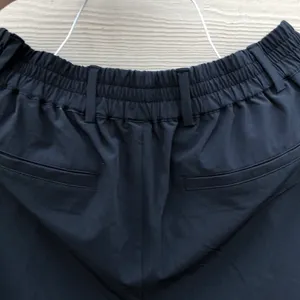 Alo yoga trousers thumbnail 6