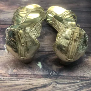 Alfani sz 8 gold w/ sequins shoes thumbnail 3