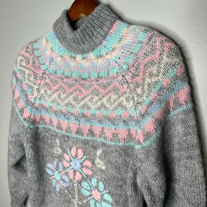 VINTAGE Gray pullover floral flower embroidered mock neck sweater wool medium thumbnail 3