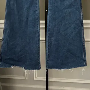 Judy Blue Flare Leg JB88611 Wide Leg Raw Hem Jeans 9/29 thumbnail 4