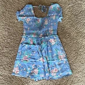 Floral romper Size L thumbnail 1