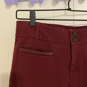 EUC | Anthropologie women’s burgundy‎ slim cut pants — size 4 thumbnail 2