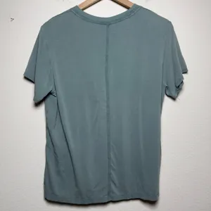 Lululemon Women All Yours T-Shirt 8 Green Short Sleeve Crew Neck Tee Casual thumbnail 4