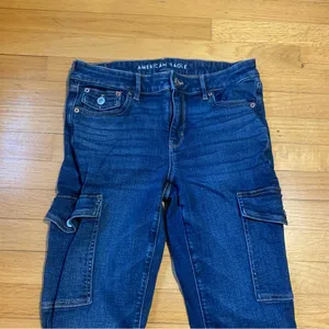 American Eagle Outfitters Low Rise Flare Stretch Jeans w Side Pockets Women’s 8 thumbnail 3