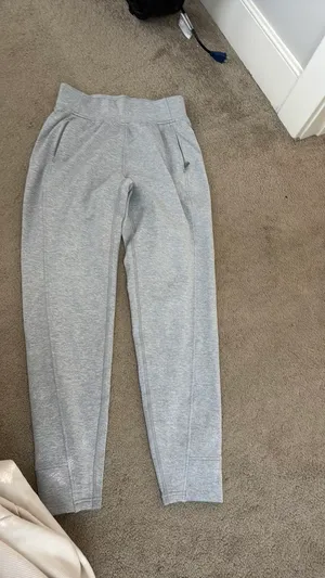 LuLuLemon Sweatpants thumbnail 3