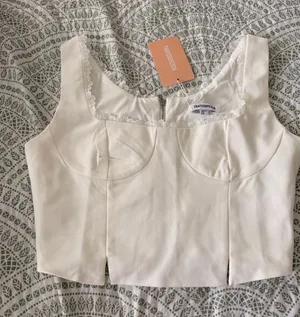 Crop top tank thumbnail 1