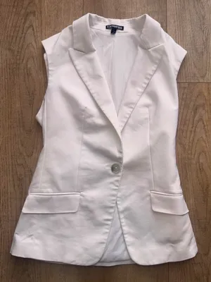 Express Sleeveless Blazer Vest in White thumbnail 2