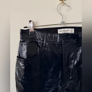 Abercrombie & Fitch Curve Love Patent Leather 90s Straight Ultra High Rise Sz26 thumbnail 5