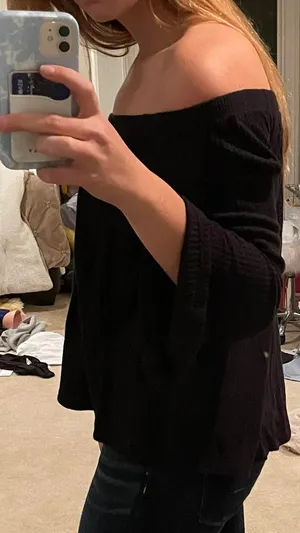 Sweater thumbnail 2