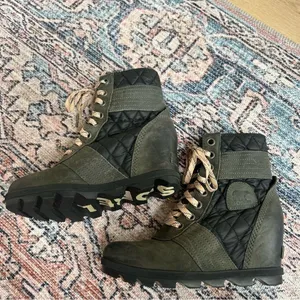 Sorel Lexi Wedge Boot Olive Green and Black Quilted Leather Ankle Boots Size 8 thumbnail 7