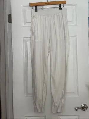 Faherty Arlie Day Joggers in White thumbnail 2