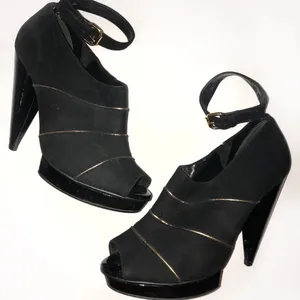 TopShop 7.5 gold & Black ankle strap heels thumbnail 1