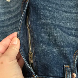 Abercrombie Fitch Curve Love The Ankle Straight Ultra High Rise Distressed 28 6s thumbnail 2