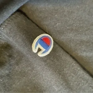 Black Champion Long sleeve size medium thumbnail 2