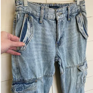 Aeropostale Womens Low Rise Cargo Jeans Light Wash Blue Straight‎ Leg Size S thumbnail 4