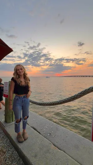 Amazon Black Top thumbnail 2