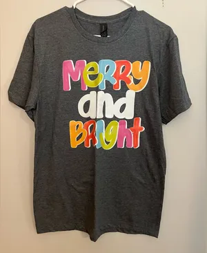 Christmas Merry‎ and Bright Gildan T-Shirt NWOT Size M thumbnail 1