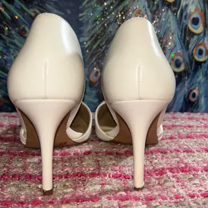 Vince Camuto Size 6 Cream Heels thumbnail 9