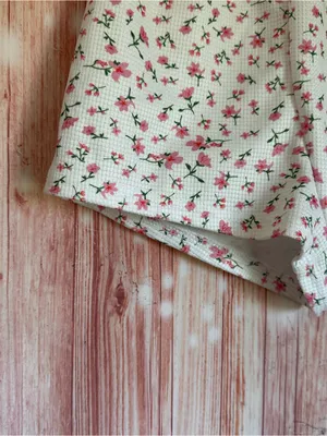 Cha Cha White Daphne Pink Ditsy Floral Print Stretch Lounge Shorts Size M thumbnail 4