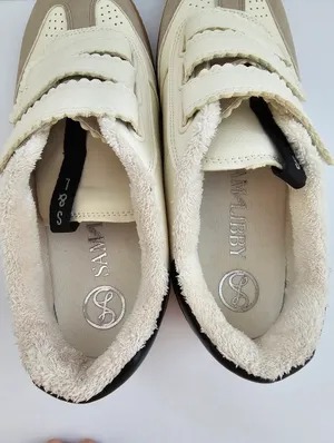 ​Sam & Libby Cream & Taupe Suede Strap Sneakers Sherpa Lined Gum Sole - Women's thumbnail 5