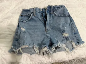 Abercrombie & Fitch The mom short High rise thumbnail 1