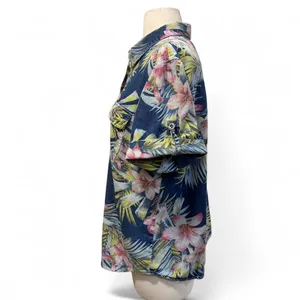 Chambray Hawaiian Floral Tropical Button Up Shirt Womens Medium Resort Denim thumbnail 3