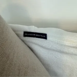 Brandy Melville John Galt White Crystal Cropped Hoodie White Full zip hooded thumbnail 6