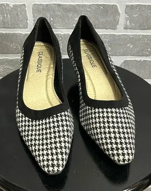 New | Classique‎ | Houndstooth Heels | Women’s Size 7M | Black Trim thumbnail 1