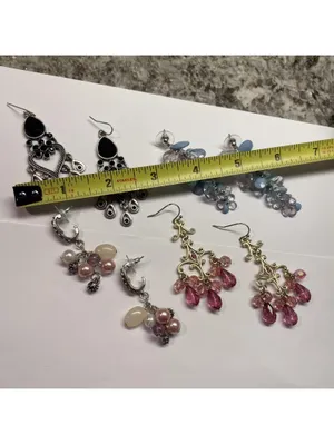 Lot Of 4 Beaded Pierced Earrings Dangle Mix Bead thumbnail 9