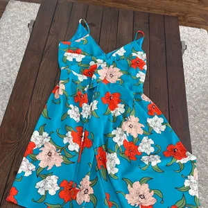 Lulus Teal Floral Wrap Midi Dress Size M thumbnail 10