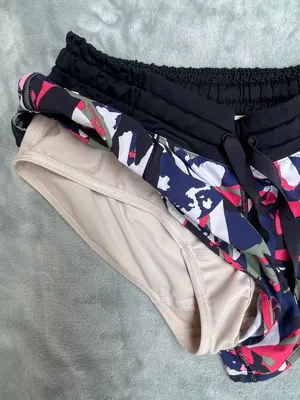 Lululemon Hotty Hot Short Activewear Gym Training Size 6 Performance Outdoor thumbnail 9