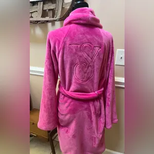Victoria’s Secret Plush Pink Bathrobe thumbnail 2