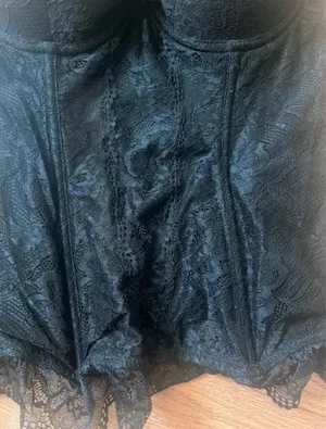 Frederick’s of Hollywood Black Lace Corset thumbnail 4