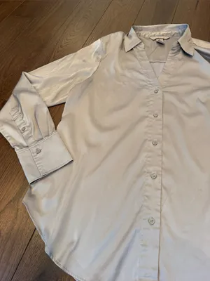 H&M Women's Light Gray Satin Button-Down Shirt Size Small - C27-180 thumbnail 5