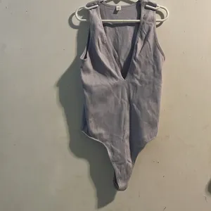 Urban‎ Outfitters Lavender Ribbed Top thumbnail 2