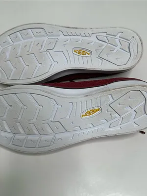 KEEN Elsa III Quilted Sneakers Merlot Star White Womens Size 8 thumbnail 6