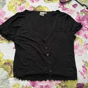 Black Crop Top Size M thumbnail 1