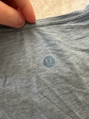Lululemon T-Shirt thumbnail 2