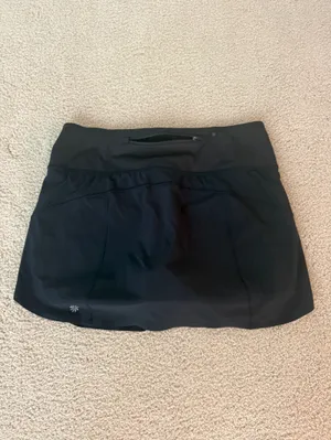 Athleta Black Run with It 14” Athletic Skort thumbnail 2