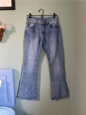 Brandy Melville John Galt Low Rise Bootcut Jean Size Small 4/6 Light Wash Denim thumbnail 2