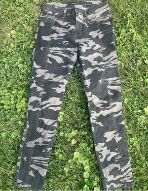 Supplies Women’s High‎ Rise Camouflage Skinny Jeans thumbnail 1