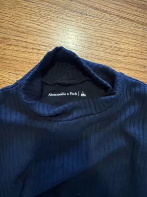 Abercrombie Black Lined Mock Neck Tuckable Tank thumbnail 5