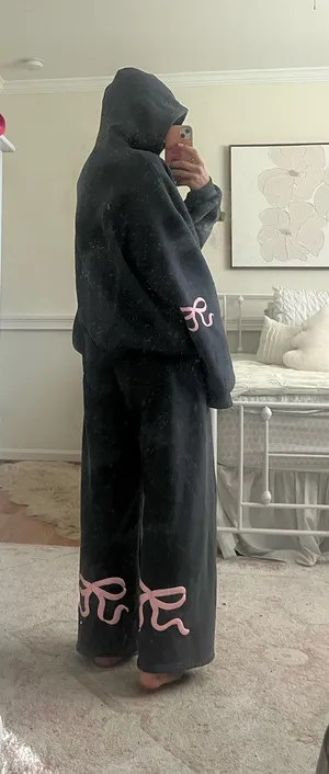 Edikted Bow Sweatpants thumbnail 1